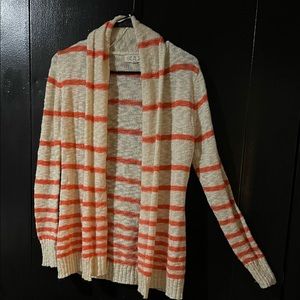 JUNIORS-Size MED.-“Pink Rose” Open-Front Cardigan Sweater w/Full length sleeves.